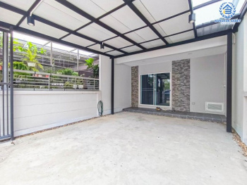 *****ทาวน์เฮ้าส์มือสองย่านนนทบุรี ม.เดอะเมทโทร รัตนาธิเบศร์ เนื้อที่ 20 ตร.ว. ฟังก์ชัน 3 ห้องนอน 2 ห้องน้ำ 2 ที่จอดรถ บ้านหันทิศใต้ แถมฟรี! 1 เครื่องปรับอากาศ บนทำเลแห่งการเดินทางสะดวก เพียง 6 นาทีก็ถึงรถไฟฟ้าสายสีม่วง "สถานีไทรม้า" ใกล้ทางด่วน "งามวงศ์วาน"